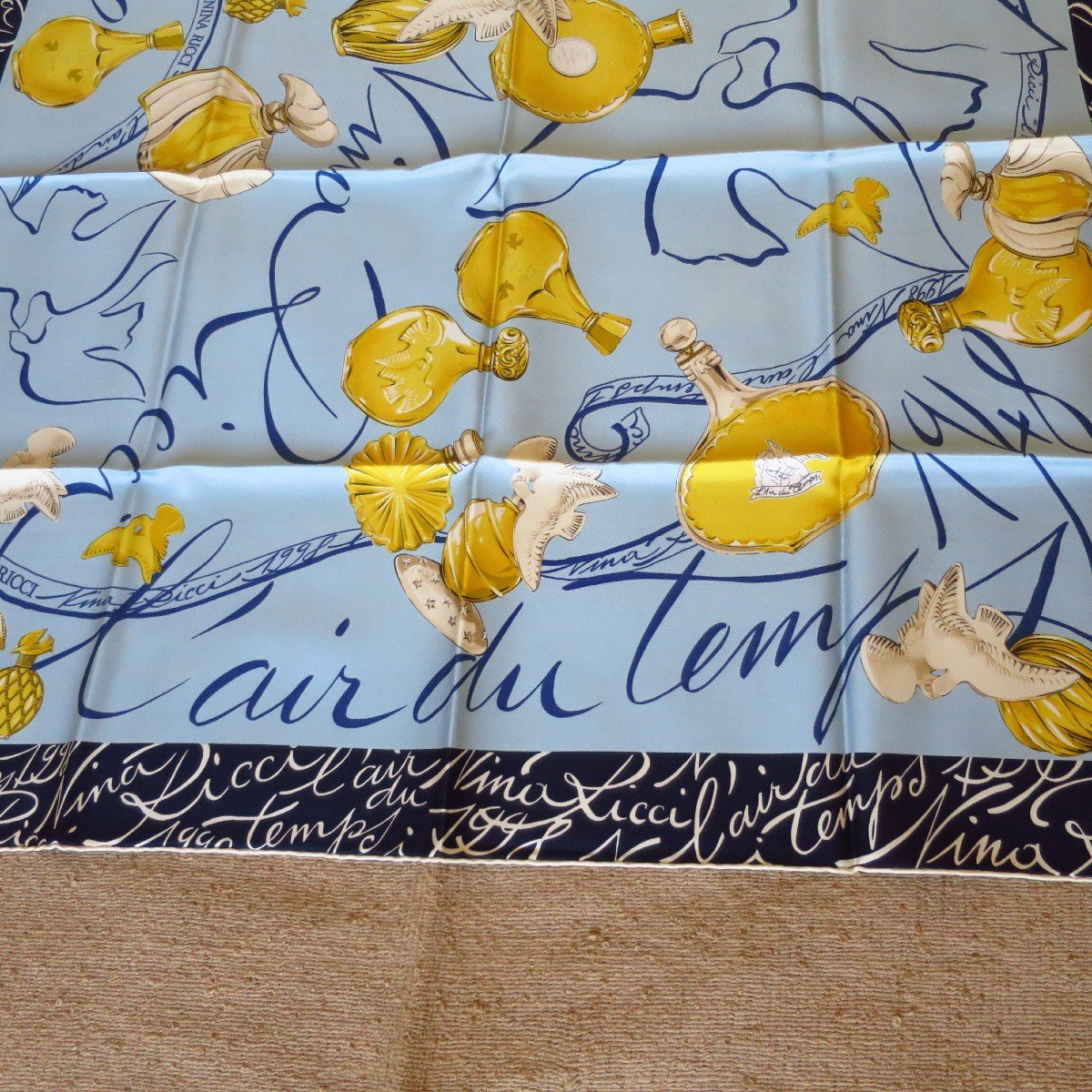 Square Scarf "l'air Du Temps" By Nina Ricci, 50th Anniversary, Collector-photo-3