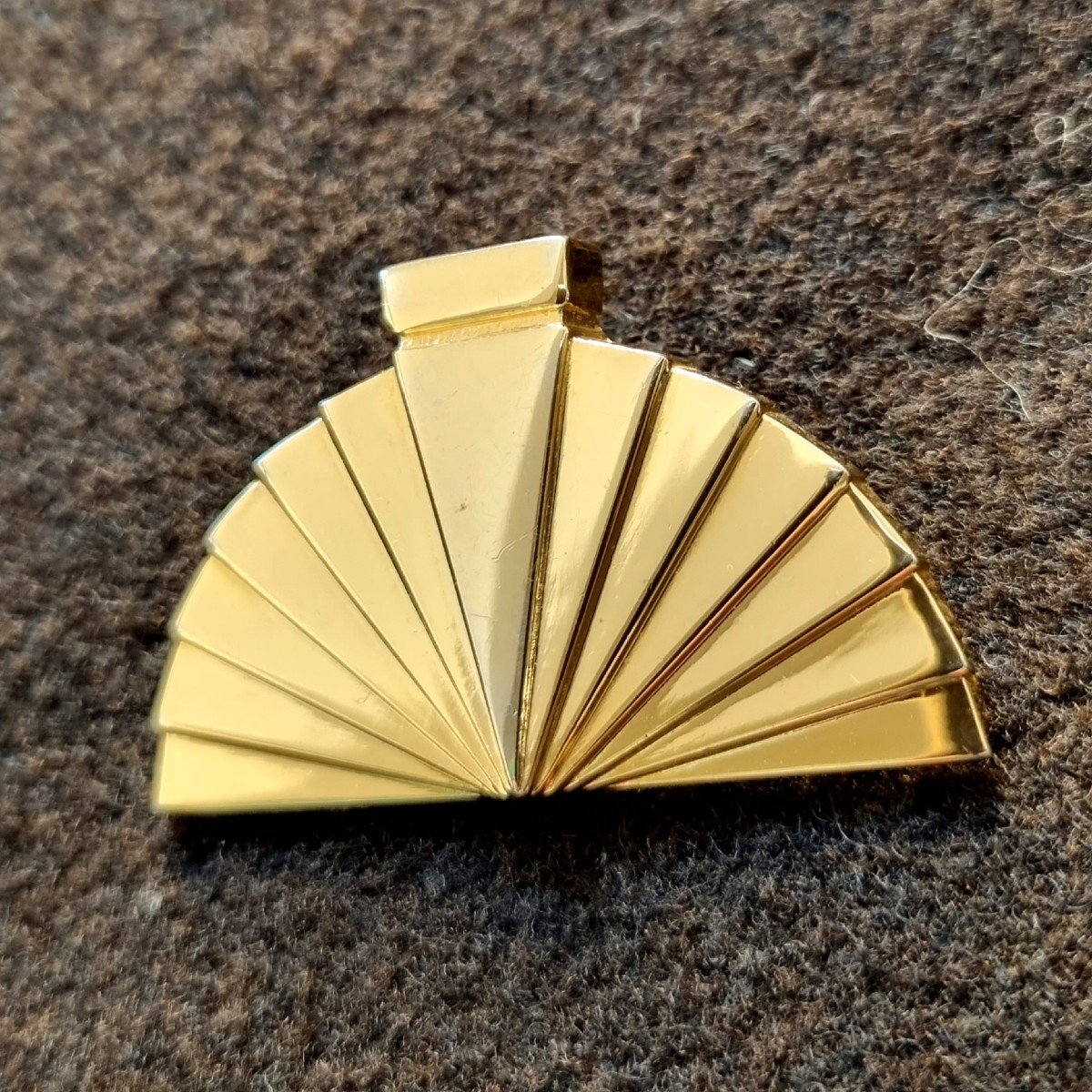 Broche éventail de Karl Lagerfeld, circa 1980-photo-2