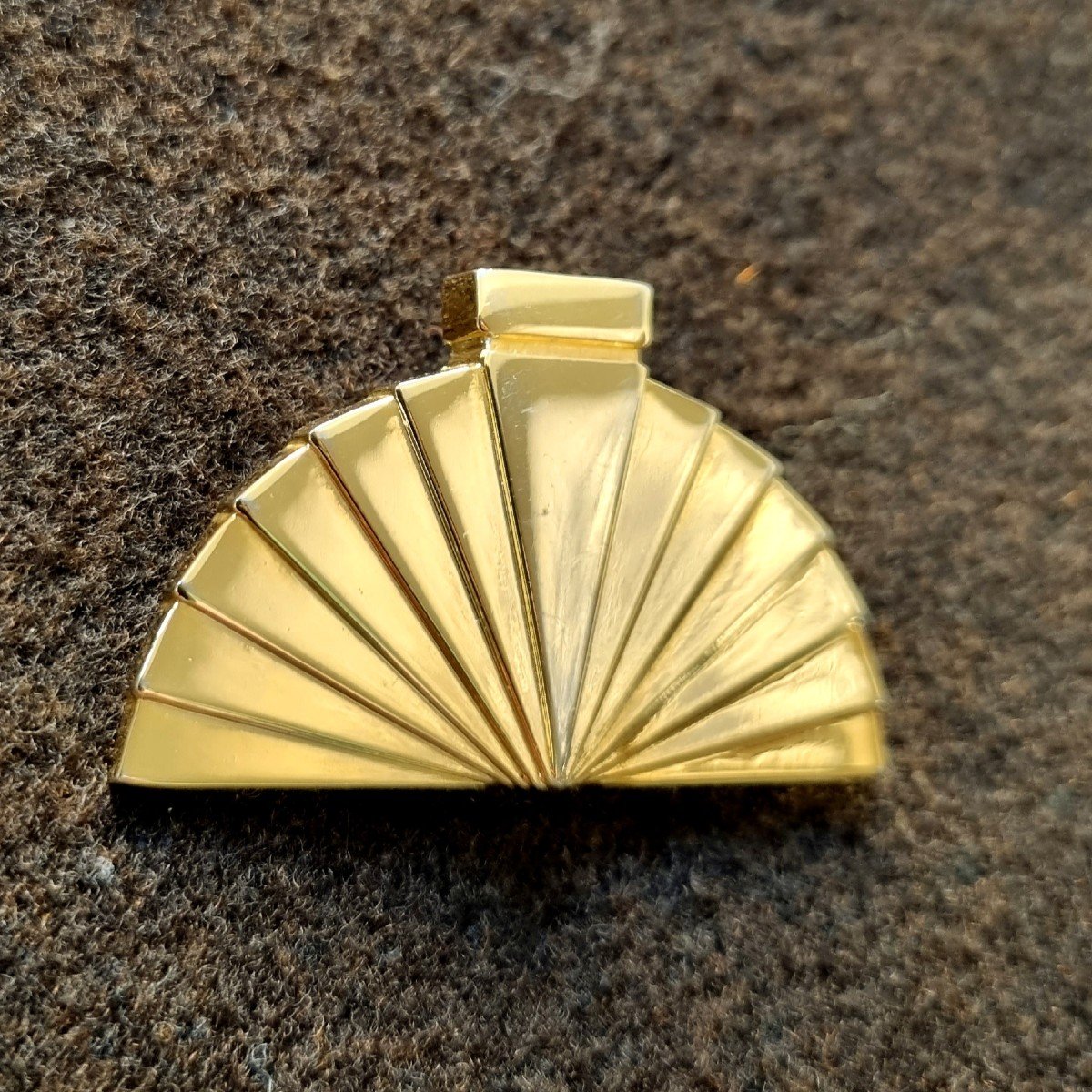 Broche éventail de Karl Lagerfeld, circa 1980-photo-3