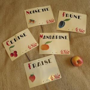 Etiquettes pour fruits peintes à la main, vers 1950