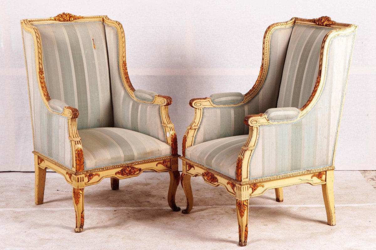 Pair Of Louis XV Style Lacquered French Bergeres-photo-2