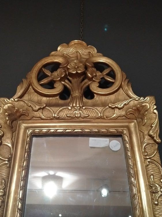 Mirror In Gilded And Carved Wood. Floral Motifs Adorn The Rich Coping-photo-3