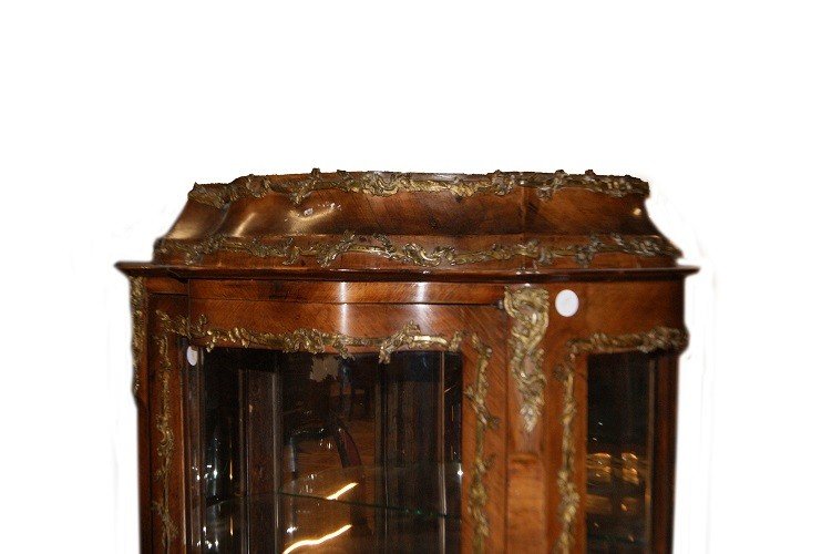 Louis XV Style French Showcase From The 1800s With Walnut Wood Inlays And Bronzes-photo-2