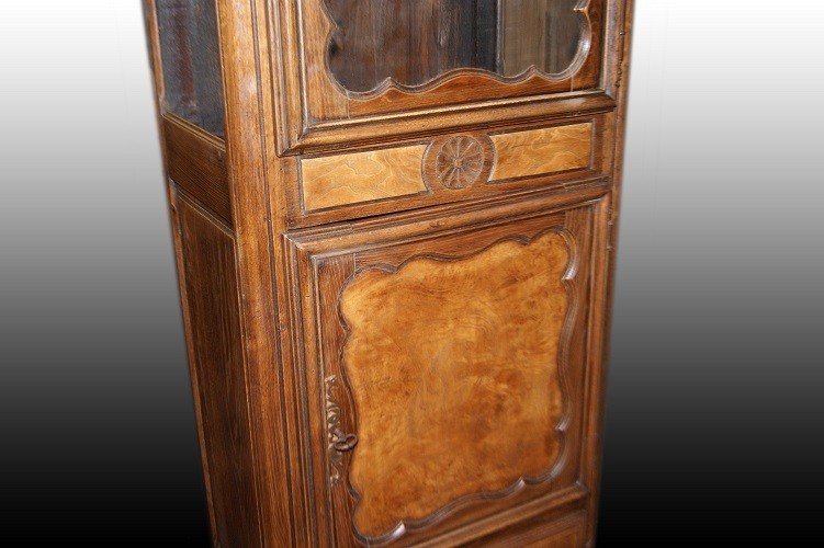 Provençal Display Cabinet From The 1800s In Walnut And Briar With Carvings-photo-4