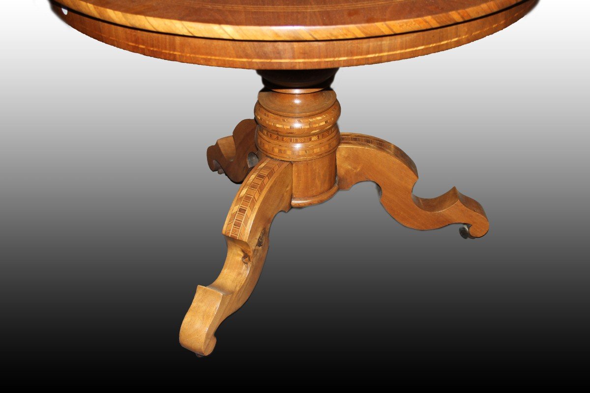 Large Italian Circular Table "sorrentino" Richly Inlaid From The 1800s In Walnut Wood.-photo-1