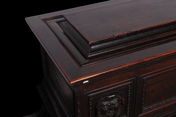 Italian Commode From The 1800s In Renaissance Style In Richly Carved Walnut-photo-2