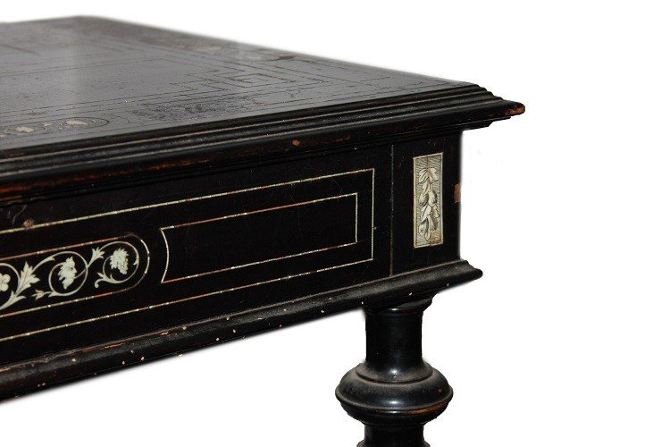 Early 1800s Italian Lombard Coffee Table Made Of Ebonized Wood With Pyrographed Ivory Inlays-photo-3