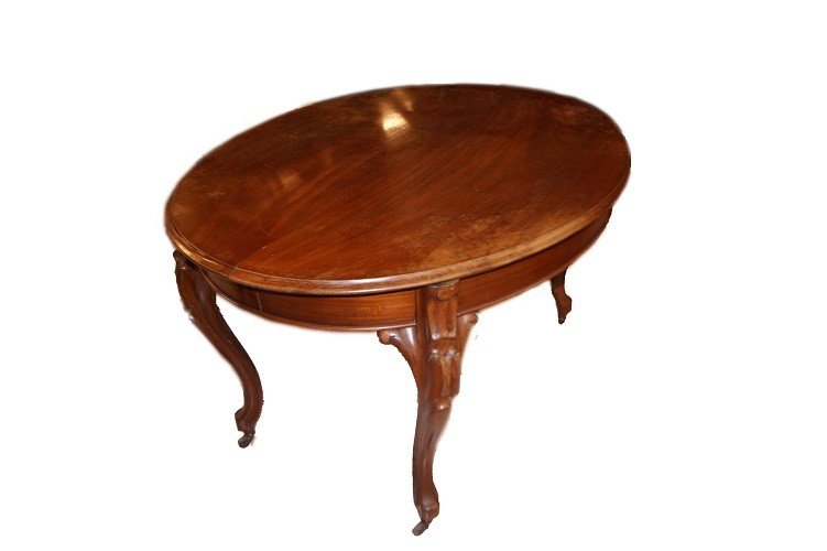 Table Ovale Extensible Du XIXe Siècle De Style Biedermeier En Bois d'Acajou