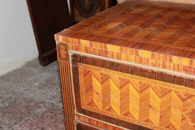 Italian Chest Of Drawers From The 1700s In Louis XVI Style, Made Of Bois De Rose Wood-photo-3