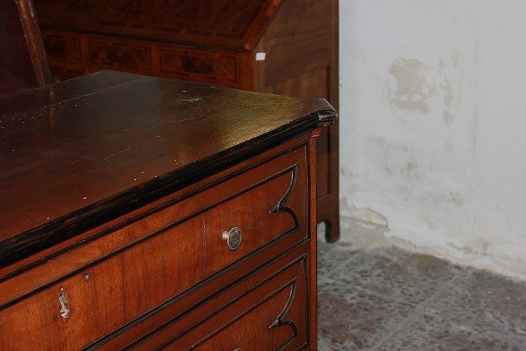 Commode Lombarde Italienne Du XVIIIe Siècle En Noyer Avec Des Profils ébonisés-photo-1