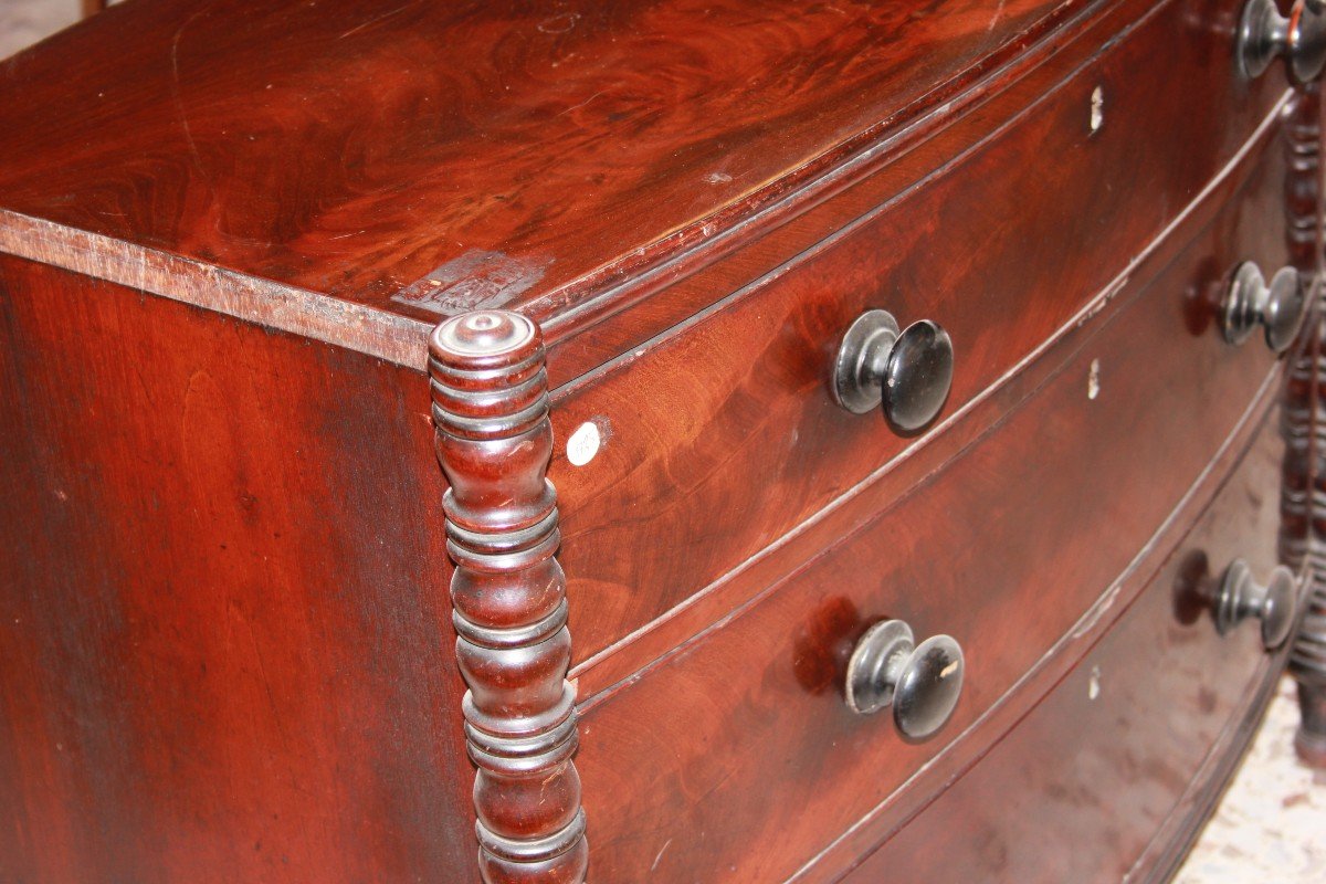 Petite Commode De Style Régence De La Première Moitié Du XIXe Siècle En Bois d'Acajou-photo-3