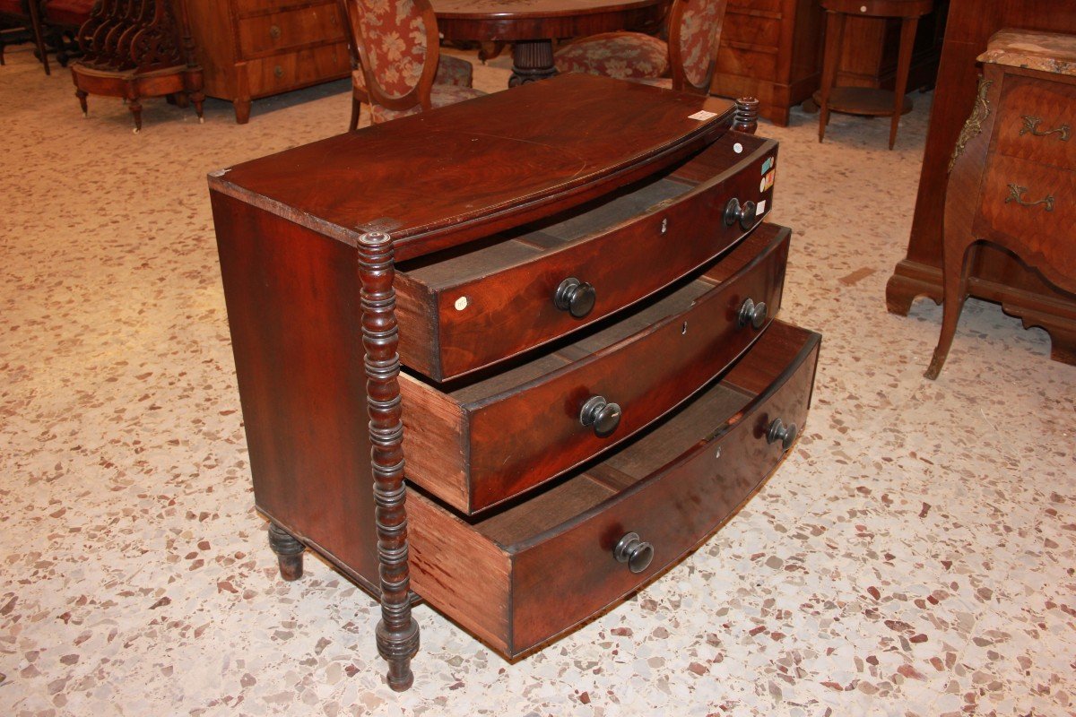 Petite Commode De Style Régence De La Première Moitié Du XIXe Siècle En Bois d'Acajou-photo-4