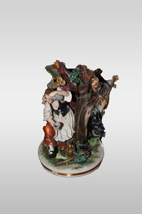 Sculpture En Porcelaine Italienne De Capodimonte Musiciens Des Annees 1800