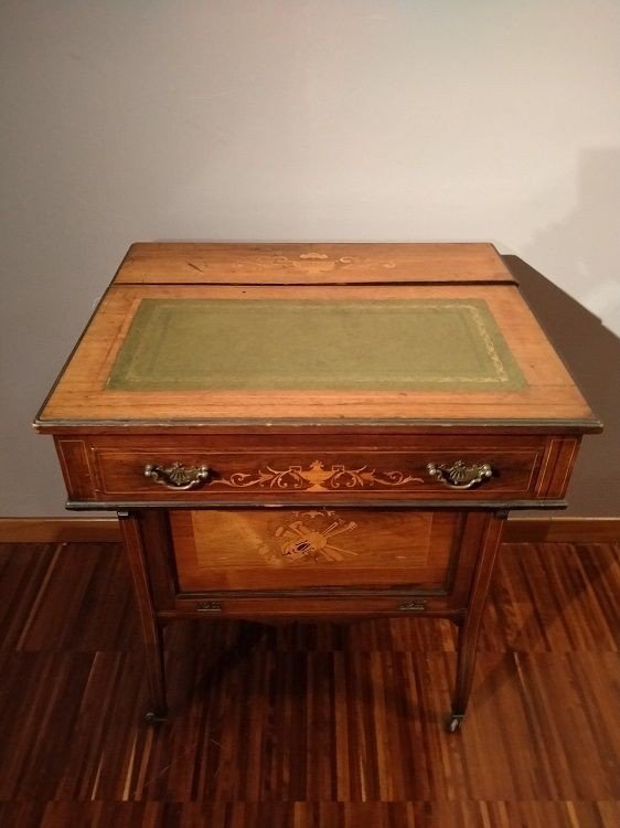 Bureau De Voyage Davenport Victorien Des Années 1800 En Palissandre Avec Incrustations