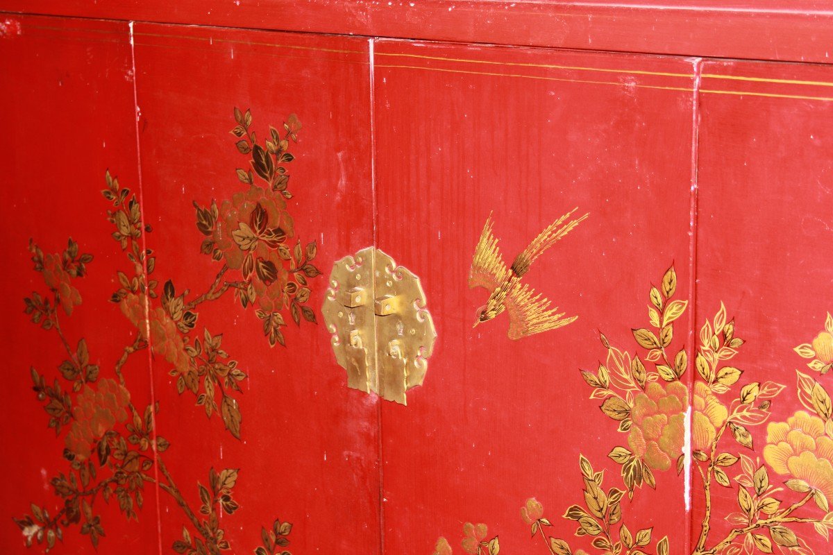 Chinese Sideboard From The First Half Of The 1900s, Lacquered Wood In Red Embellished -photo-2