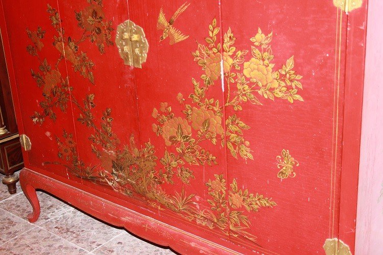Chinese Sideboard From The First Half Of The 1900s, Lacquered Wood In Red Embellished -photo-3