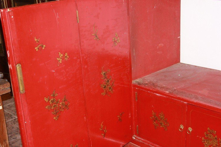 Chinese Sideboard From The First Half Of The 1900s, Lacquered Wood In Red Embellished -photo-8