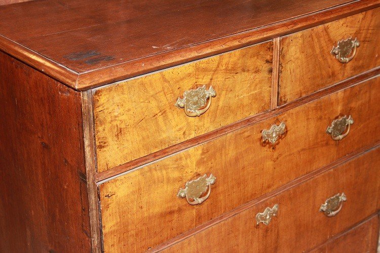 Petite Commode Anglaise De Style Queen Anne Du XVIIIe Siècle En Bois De Noyer-photo-3