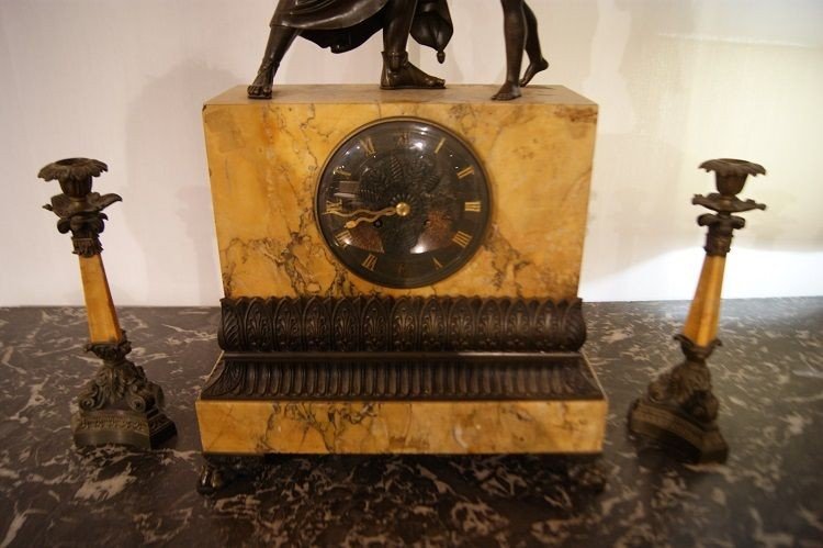 Triptych Clock In Siena Yellow Marble With Bronze Sculptures And French Marble And Bronze -photo-4