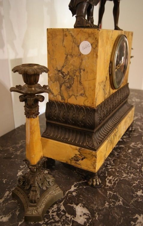 Triptych Clock In Siena Yellow Marble With Bronze Sculptures And French Marble And Bronze -photo-2