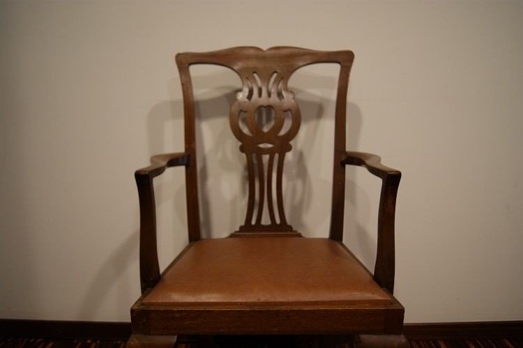 Group Of 2 English Head Chairs From The Early 1900s In Chippendale Style, Made Of Mahogany Wood-photo-4