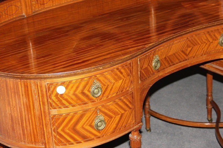 Large English Dressing Table From The Mid-1800s, Sheraton Style, In Satinwood. It Features -photo-4