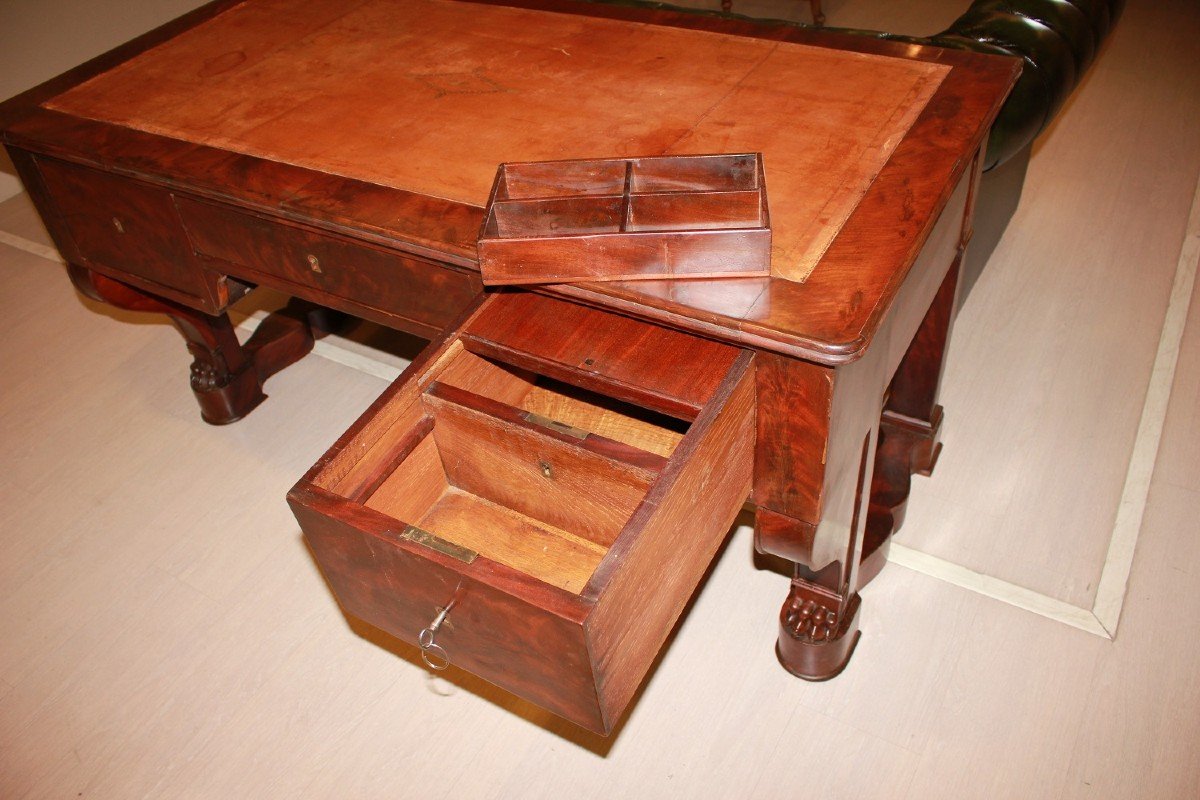 Bureau Français De Style Directoire Du XIXe Siècle En Bois d'Acajou Et En Plume d'Acajou-photo-2