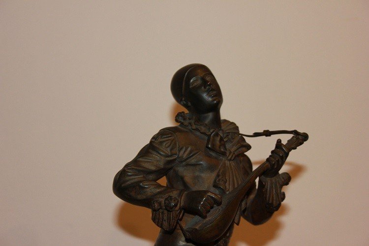 Small French Bronze Sculpture From The Second Half Of The 1800s Depicting Pierrot With A Guitar-photo-2