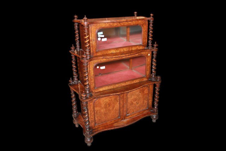 Small English Cabinet From The First Half Of The 1800s, Georgian Style, In Walnut And Walnut