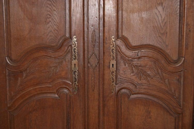  French Wardrobe From The Second Half Of The 18th Century, Provençal Style, Made Of Oak Wood-photo-2