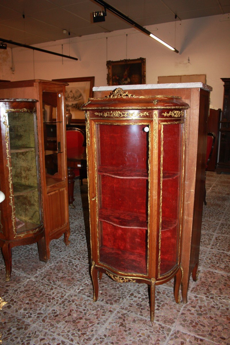 French Display Cabinet From The Mid-1800s, Transition Style, In Mahogany Wood