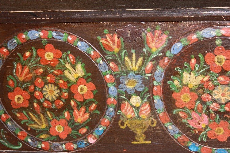 Coffre-banc Italien Tyrolien Laqué Et Peint Avec Des Motifs Floraux Du XIXe Siècle-photo-2