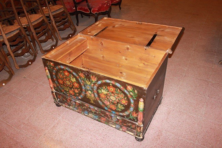 Coffre-banc Italien Tyrolien Laqué Et Peint Avec Des Motifs Floraux Du XIXe Siècle-photo-3