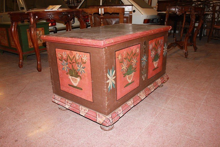 Large Italian Tyrolean Chest From The Mid-1800s In Brown Lacquered Wood-photo-3