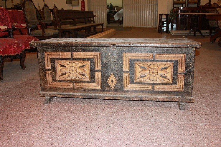 Small Italian Tyrolean Chest From The 19th Century With Internal Drawer-photo-2