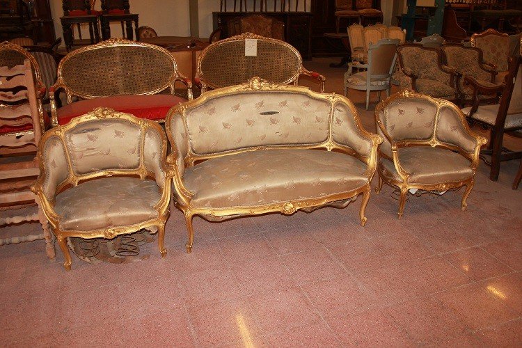 Salon Français De Style Louis XV En Bois Doré Moitié Du XIXe Siècle 2 Fauteuils Et 1 Canapé