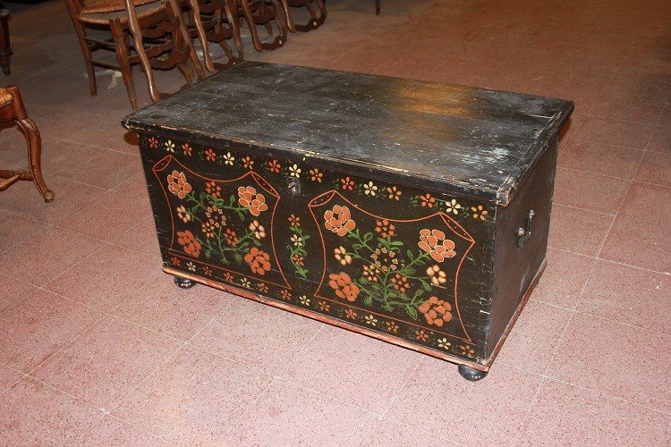 Italian Tyrolean Chest From The Second Half Of The 19th Century In Blue Lacquered Wood-photo-2