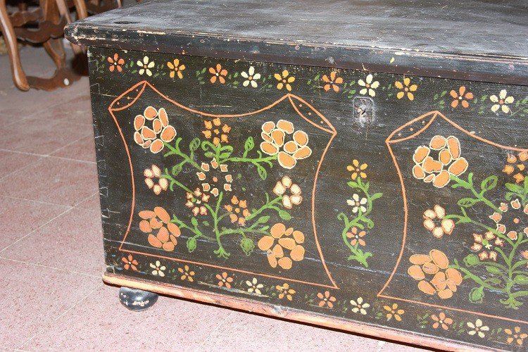 Italian Tyrolean Chest From The Second Half Of The 19th Century In Blue Lacquered Wood-photo-3