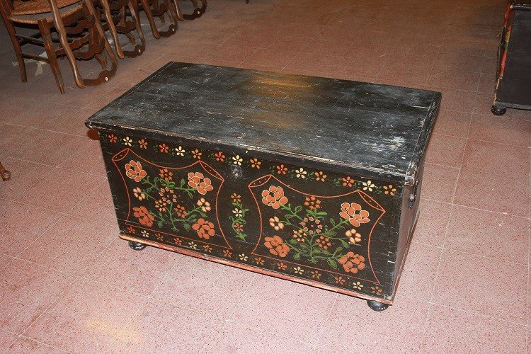 Italian Tyrolean Chest From The Second Half Of The 19th Century In Blue Lacquered Wood-photo-1