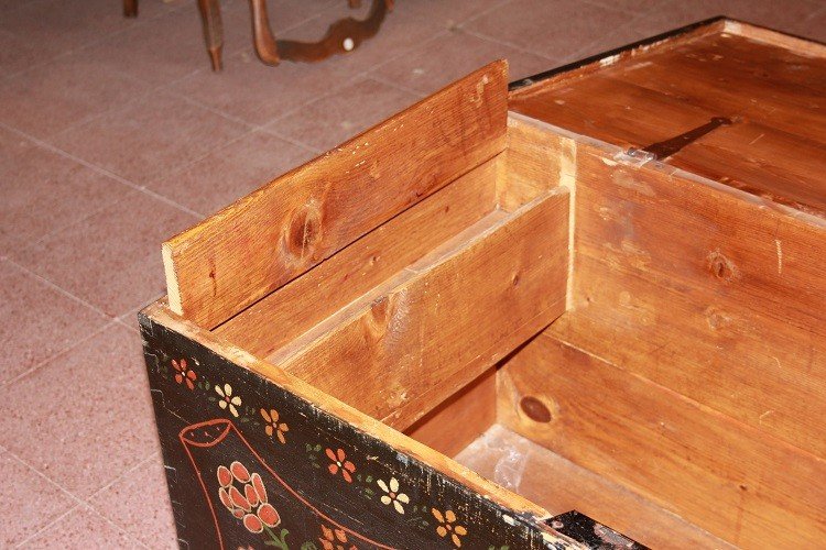 Italian Tyrolean Chest From The Second Half Of The 19th Century In Blue Lacquered Wood-photo-3