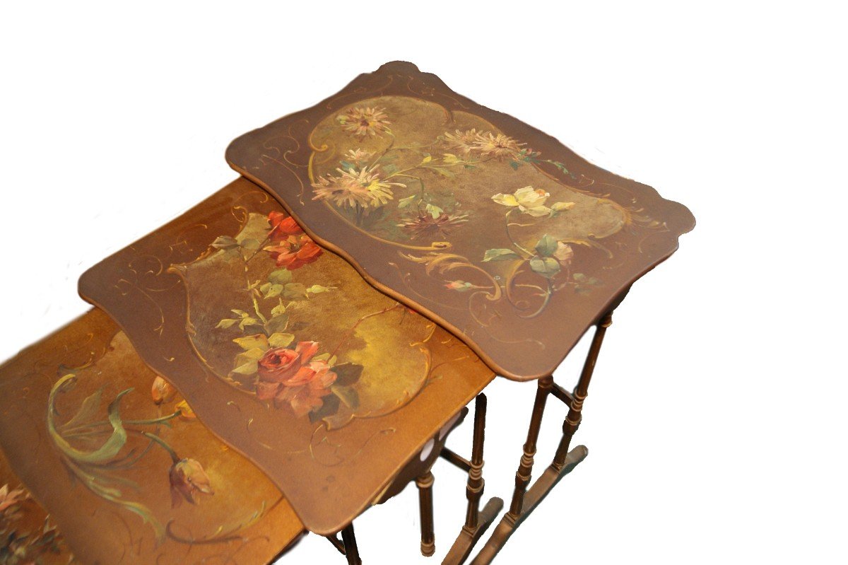 Tables d'Appoint Art Nouveau Avec Nid Peint-photo-2