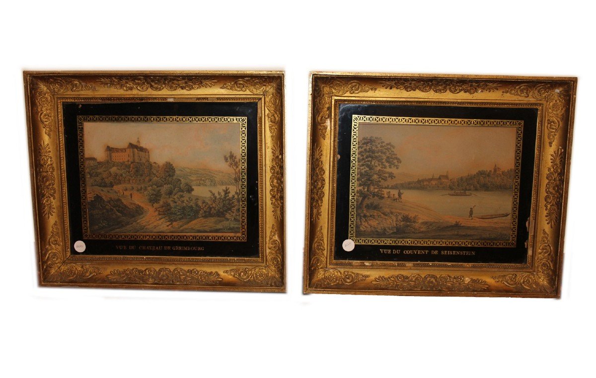 Paire De Deux Gravures Couleur Encadrées De Dorures Et De Verre Peint Du XIXe Siècle