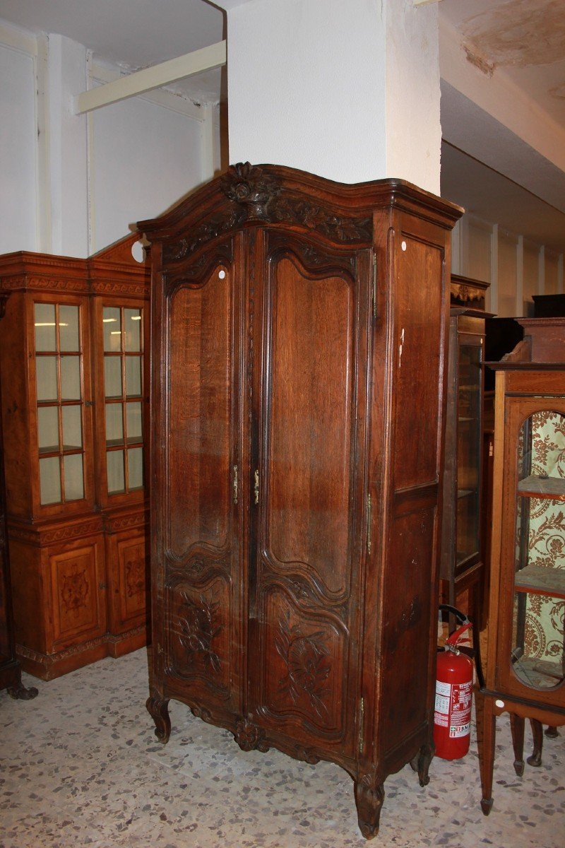 Small French Oak Wardrobe From The 19th Century In Provencal Style-photo-2