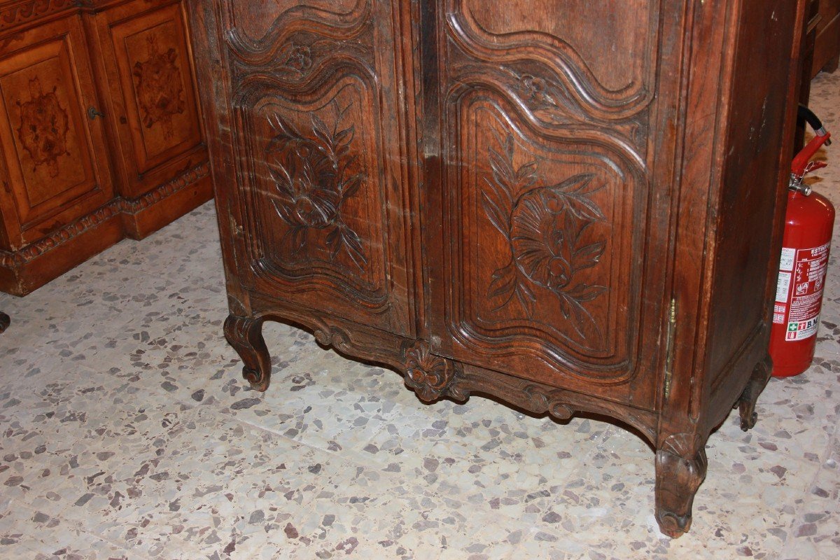 Small French Oak Wardrobe From The 19th Century In Provencal Style-photo-2