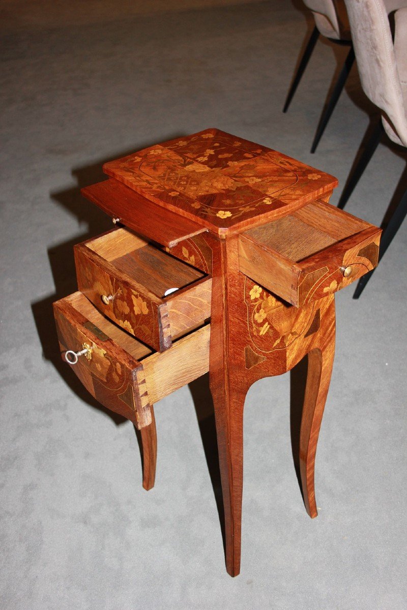 Table De Chevet Française Du XIXe Siècle, Richement Incrustée En Bois De Rose, Style Louis XV-photo-3