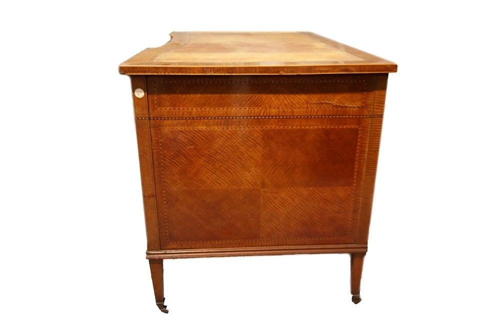 Mid-1800s English Desk In Victorian Style In Citron Wood-photo-3