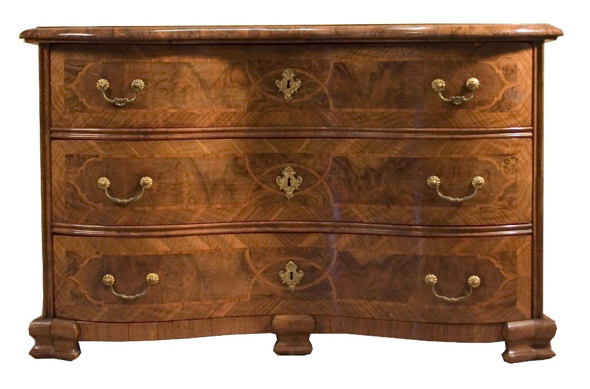 Chest Of Drawers Veneered In Walnut And Heather Walnut, Of Excellent Quality And Very Beautiful