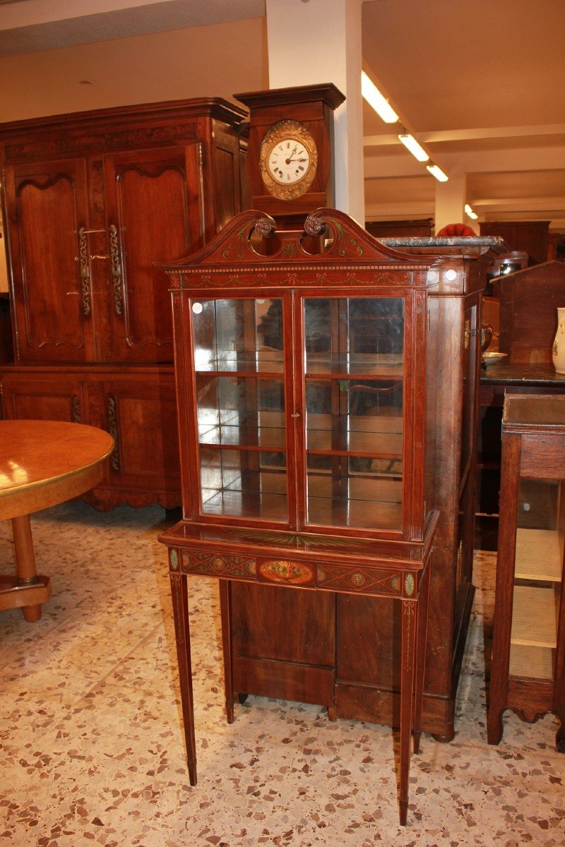 Petite Vitrine Anglaise De Style Sheraton En Acajou Avec Peintures, Milieu Du XIXe Siècle