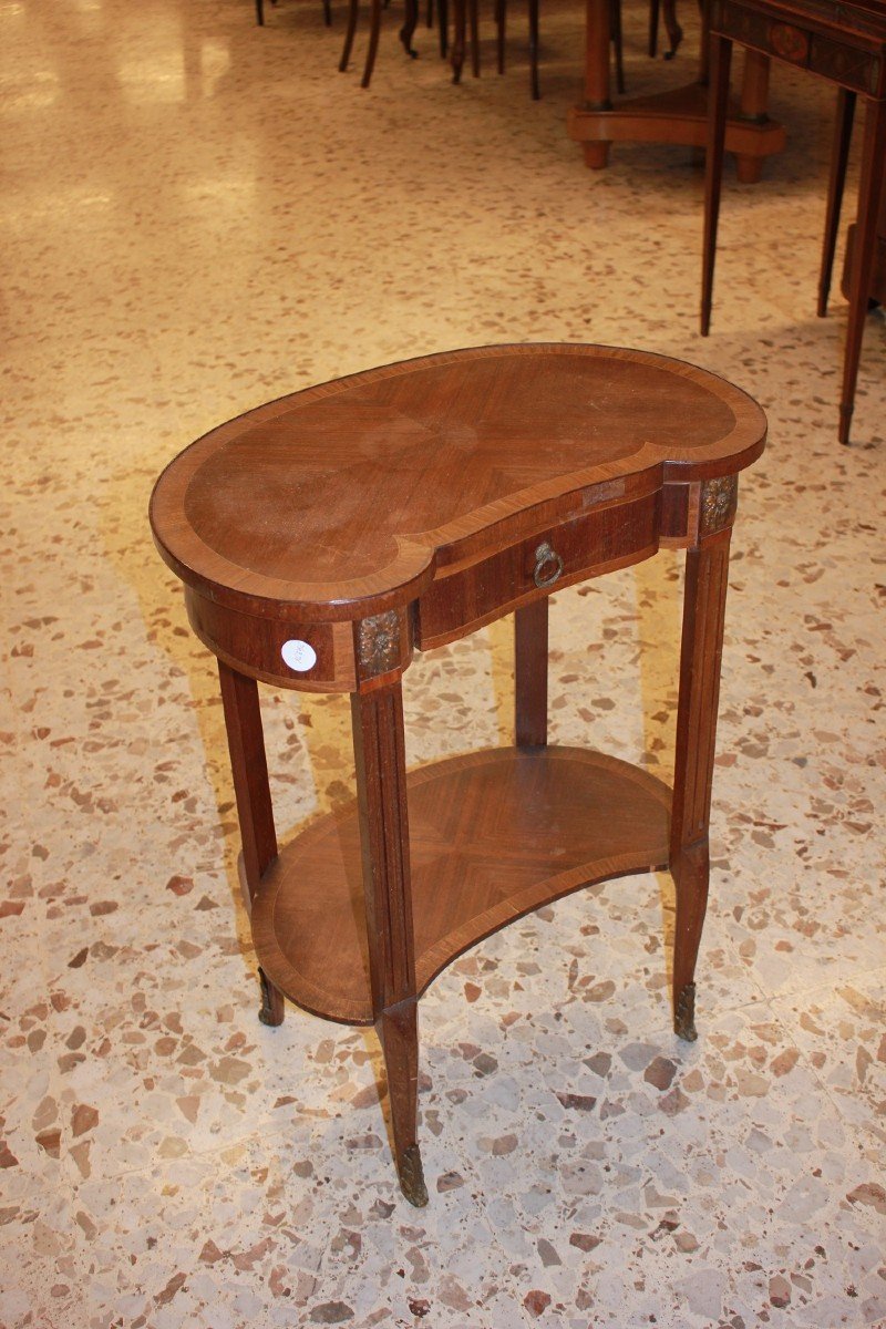 French Bean-shaped Side Table In Louis XVI Style From The 19th Century