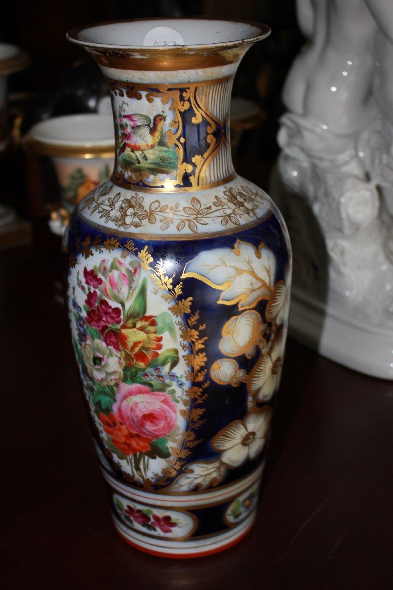 Vase En Porcelaine Française Du 1800 Décoré De Motifs Floraux-photo-4